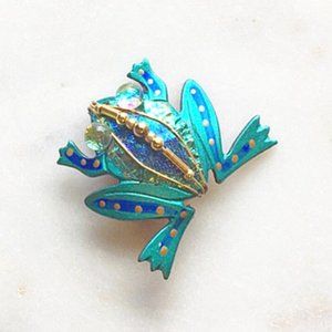 Vintage metal frog brooch
